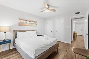 Modern 2BR Near UT Hyde Park Evonify