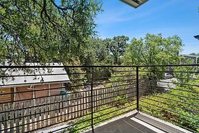 Modern 1BR Near UT Hyde Park Evonify