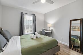 Modern 1BR Near UT Hyde Park Evonify