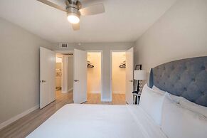 Stylish 2BR Near UT Hyde Park Evonify