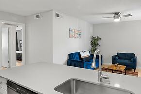 Stylish 2BR Near UT Hyde Park Evonify