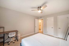 Stylish 2BR Near UT Hyde Park Evonify