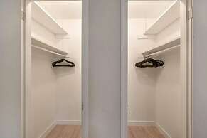 Stylish 2BR Near UT Hyde Park Evonify