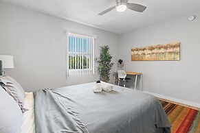 Modern 2BR Near UT Hyde Park Evonify