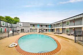 Stylish 1BR Near UT Mueller Evonify