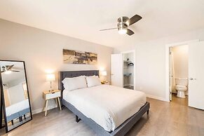 Stylish 1BR Near UT Mueller Evonify