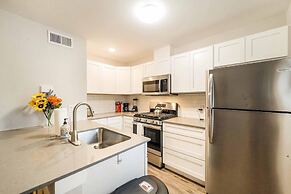 Stylish 1BR Near UT Highland Evonify