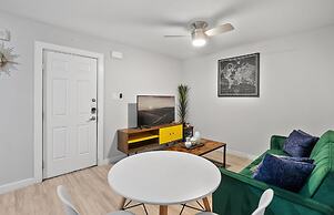 Stylish 1BR Near UT Highland Evonify