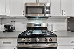 Stylish 1BR Near UT Highland Evonify