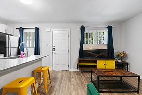 Stylish 1BR Near UT Highland Evonify