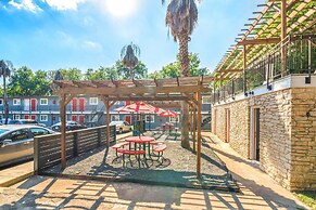 Stylish 1BR Near UT Highland Evonify