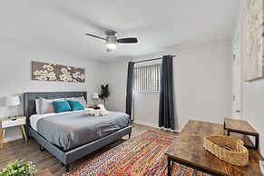 Stylish 1BR Near UT Highland Evonify