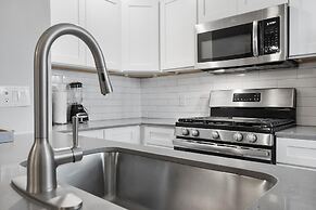 Stylish 1BR Near UT Highland Evonify