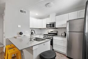 Stylish 1BR Near UT Highland Evonify