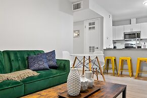 Stylish 1BR Near UT Highland Evonify