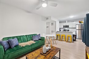 Stylish 1BR Near UT Highland Evonify