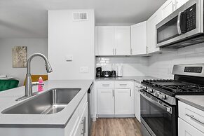Stylish 1BR Near UT Highland Evonify