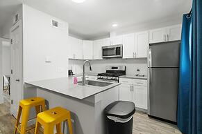 Stylish 1BR Near UT Highland Evonify