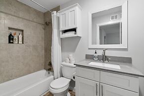 Stylish 1BR Near UT Highland Evonify