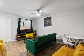 Stylish 1BR Near UT Highland Evonify