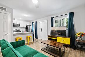 Stylish 1BR Near UT Highland Evonify