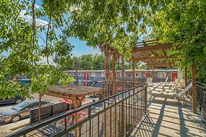 Stylish 1BR Near UT Highland Evonify