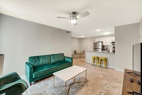 Modern 2BR Near UT Hyde Park Evonify
