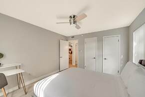 Modern 2BR Near UT Hyde Park Evonify