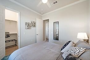 Luxury Townhome Pool North Austin Evonify