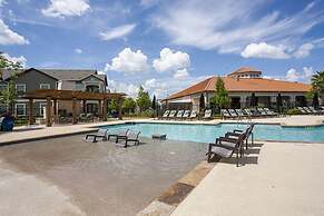 Luxury Townhome Pool North Austin Evonify