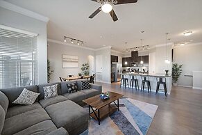 Luxury Townhome Pool North Austin Evonify