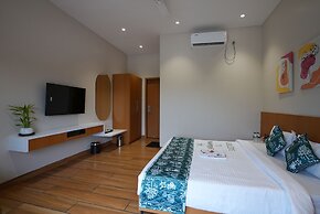 Paramount Riverfront Resort & Spa