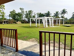 Paramount Riverfront Resort & Spa