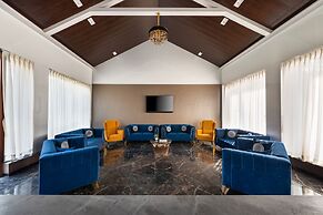 Paramount Riverfront Resort & Spa