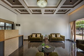 Paramount Riverfront Resort & Spa