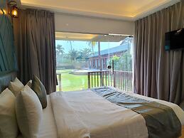 Paramount Riverfront Resort & Spa