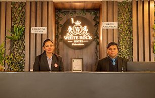 White Rock By The Solitaire Hospitality