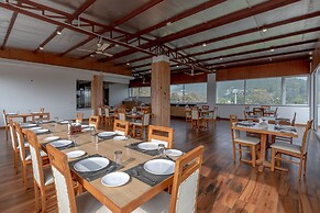 White Rock By The Solitaire Hospitality