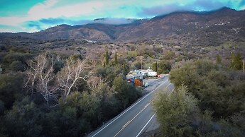 Gena's Sierra Inn & Restaurant