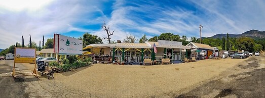 Gena's Sierra Inn & Restaurant
