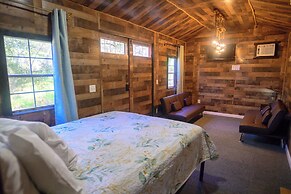 Gena's Sierra Inn & Restaurant