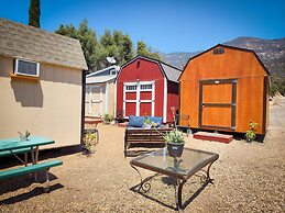 Gena's Sierra Inn & Restaurant