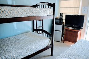 Gena's Sierra Inn & Restaurant