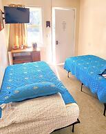 Gena's Sierra Inn & Restaurant