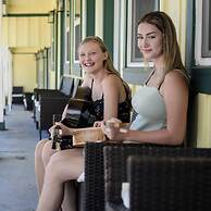 Gena's Sierra Inn & Restaurant