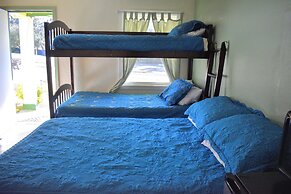 Gena's Sierra Inn & Restaurant