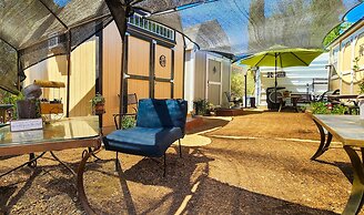 Gena's Sierra Inn & Restaurant