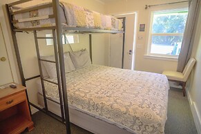 Gena's Sierra Inn & Restaurant