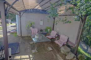 Gena's Sierra Inn & Restaurant