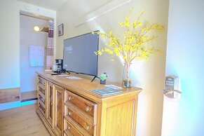 Gena's Sierra Inn & Restaurant